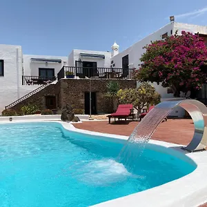 Casa Camelio Macher
